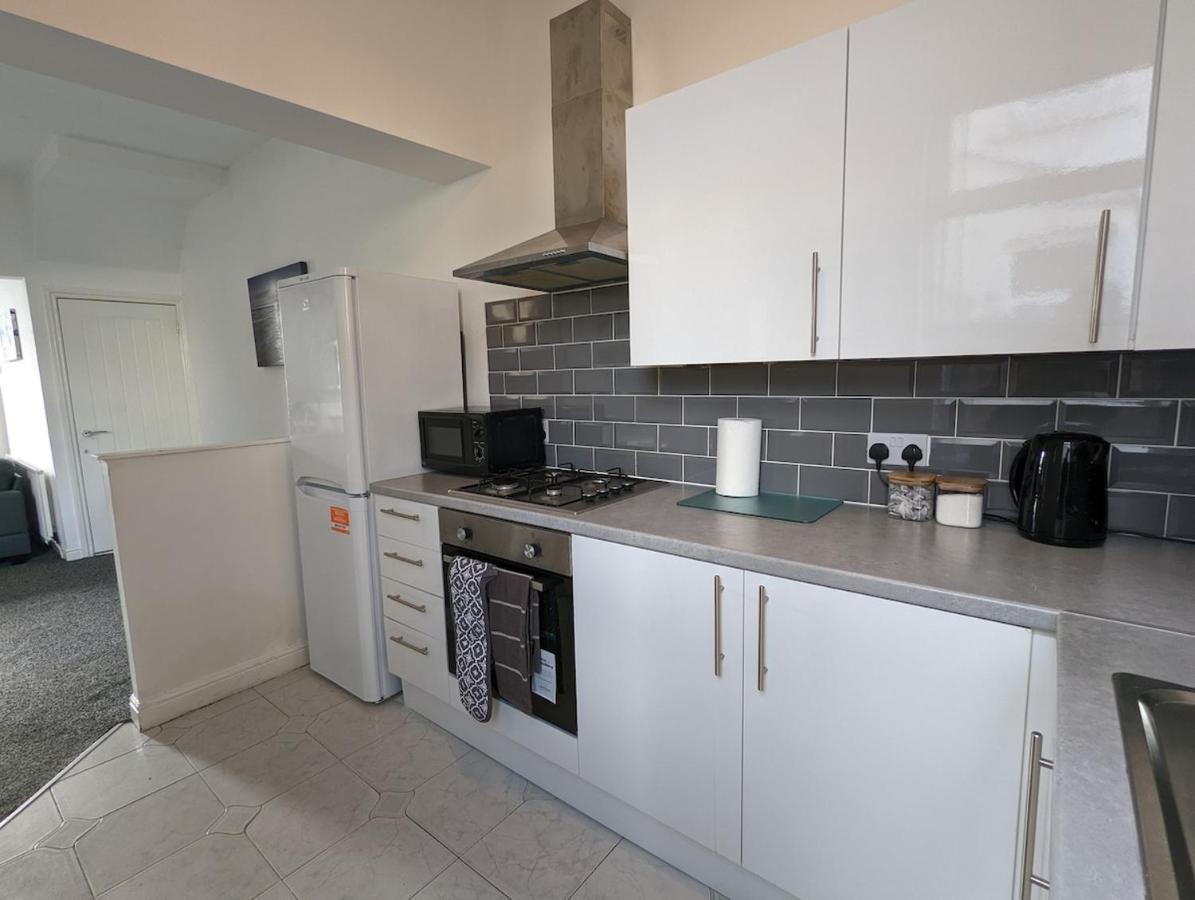 Seymour Home Free Allocated Parking Blackpool Luaran gambar